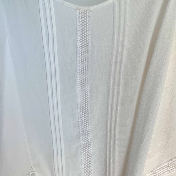ORIGEM | White Cape Like Blouse with Trim Details. Size M - Picture 4 of 5